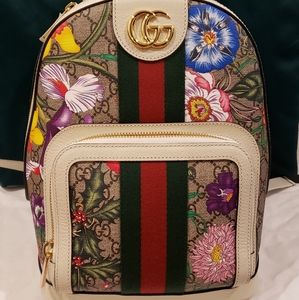 Gucci Supreme canvas with Flora print